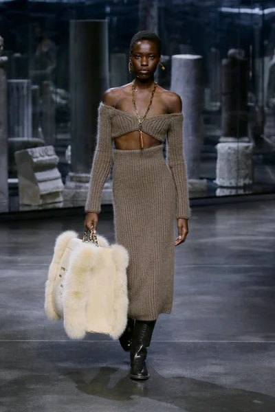 Look 40